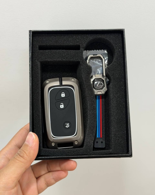 Lexus Old Metal သုံးစင်း