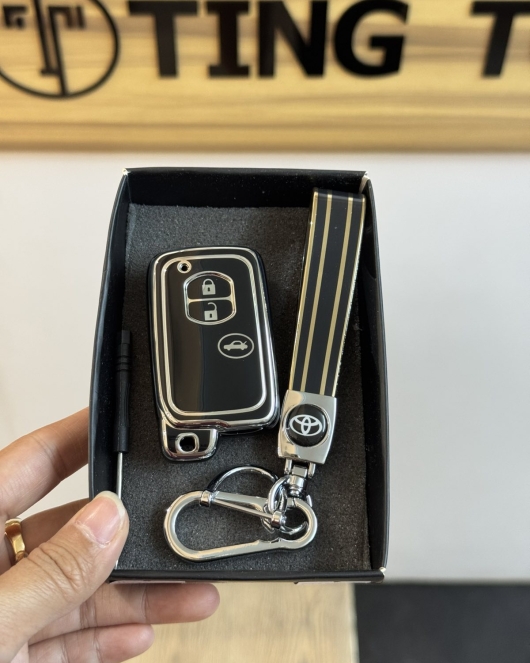 Wish Silver Line Keycase