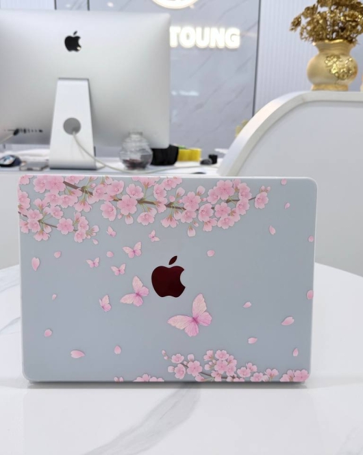 Sakura Macbook Cover