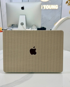 ချည်ထိုးညို Macbook Cover